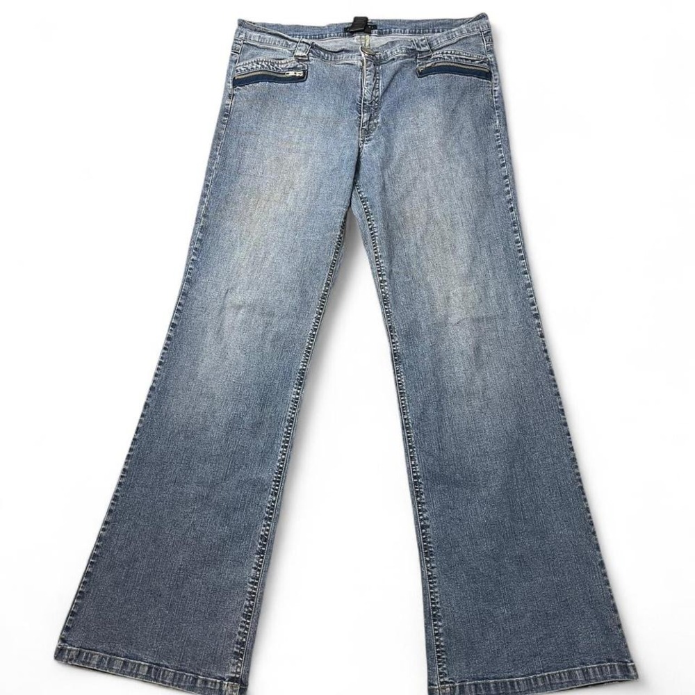 y2k jeans with zipper pocket detailing